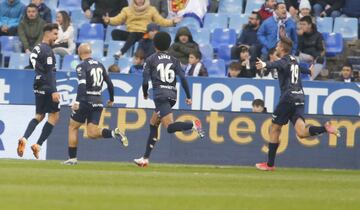 El Ibiza sigue hundiéndose en la tabla. Juan Ibiza adelantó a su equipo ante el Zaragoza, aprovechándose de un balón rechazado en el segundo palo. Sin embargo, los aragoneses acabaron remontando.