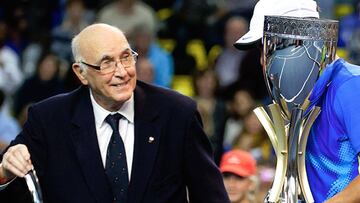 Fallece a los 82 a?os Andr谷s Gimeno, campe車n de Roland Garros