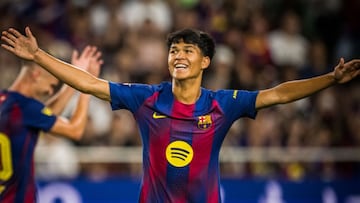 Dro, canterano del Barça, celebra su gol en el primer partido de pretemporada