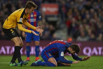 Penalty claims and goals ruled out: frustrating night for Gerard Pique and co.