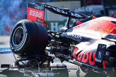 Checo Pérez terminó quinto en Italia tras ser penalizado