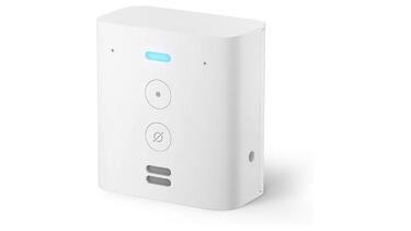 Así es Echo Flex, el dispositivo con Alexa que permite controlar con la voz toda la casa
