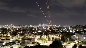 Israel's Iron Dome anti-missile system intercepts rockets after Iran fired a salvo of ballistic missiles, as seen from Ashkelon, Israel, October 1, 2024 REUTERS/Amir Cohen ATTENTION EDITORS: ADDING INFORMATION TPX IMAGES OF THE DAY