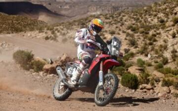 La piloto española Laia Sanz del equipo Team HRC en acción durante la décima etapa del rally Dakar 2015, el 14 de enero de 2015, entre las localidades de Calama en Chile y Salta en Argentina. El Dakar 2015 tiene lugar entre el 3 y el 17 de enero y se disputará en Argentina, Chile y Bolivia. 