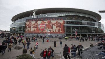 Magnate africano quiere comprar el Arsenal de Alexis Sánchez