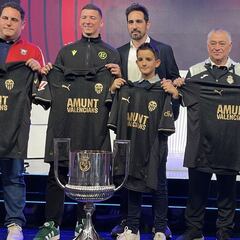 La RFEF homenajea a los afectados por la DANA en el sorteo de Copa