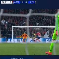 El árbitro anuló injustamente un gol a Morata en el 69' y dio otro dudoso de Giménez