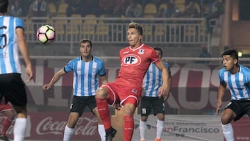 Fue uno de los fichajes más mediáticos del fútbol chileno y se retirará con sólo 27 años