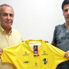 Técnico de Alianza Petrolera, otro que sale en la Liga Águila