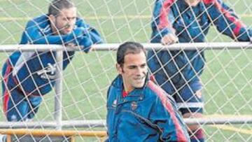 <b>AGRADECIDO. </b>Salva no celebrará, al menos de forma muy efusiva, un gol en el Calderón.