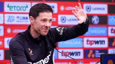 LEVERKUSEN (Germany), 09/05/2025.- Head coach Xabi Alonso of Bayer Leverkusen attends a press conference in Leverkusen, Germany, 09 May 2025. Bayer Leverkusen coach Xabi Alonso announced his departure at the end of the season at a press conference after informing the team. (Alemania) EFE/EPA/UWE MISERIUS