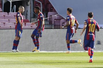 Ansu Fati celebra su gol con Jordi Alba