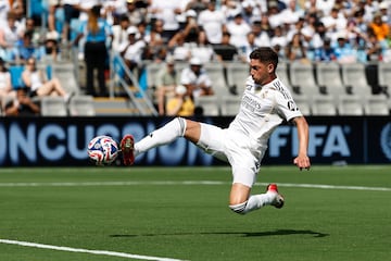 3-0. Gran pase por alto de Brahim Daz para la llegada de Federico Valverde libre de marca. El jugador uruguayo se lanza con todo para mandar el baln al fondo de la portera de Carlos Moreno.