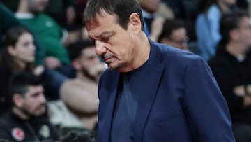Panathinaikos' head coach Ergin Ataman looks on during the Basketball EuroLeague match between Anadolu Efes and Panathinaikos Athens in Istanbul, Turkey, 13 December 2024.