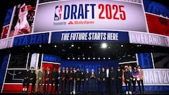 Why is the 2025 NBA Draft divided in 2 days? How many players are selected each day?