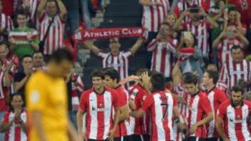 Los jugadores del Athletic festejan la victoria.