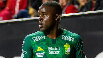 Pumas se interesaría en Joel Campbell; el sueldo lo impediría