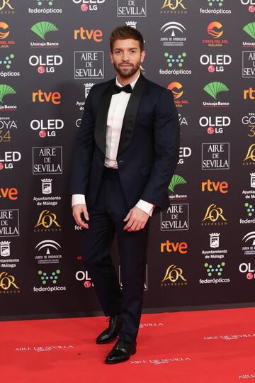 El cantante Pablo Alborán posa con un esmoquin de Bere Casillas.