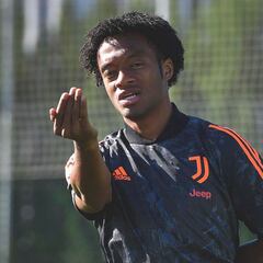 Juventus, sin intención de vender a Cuadrado en 2021