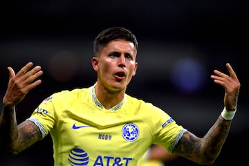 Raul Rodriguez of América celebrates after scoring against San Luis.