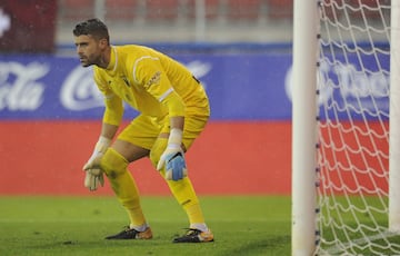 Actualmente es portero titular del Leganés donde llegó después de rescindir su contrato con el Sporting de Gijón