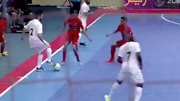 Tremenda genialidad: doble túnel en partido de futsal