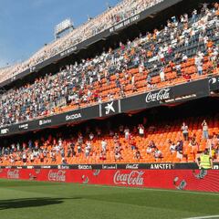 Mestalla respira vida de nuevo... Y clama contra Peter Lim