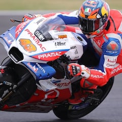 Valiente pole de Miller delante de Pedrosa y Zarco