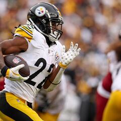 Najee Harris se va de los Pittsburgh Steelers con rumbo a los Chargers