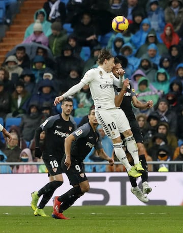 Modric and Francos Vázquez clash heads