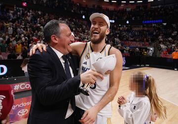 Sergio Rodriguez exhultante tras conseguir la vigesimonovena  Copa del Rey.