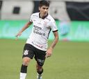 Araos asiste en empate de Corinthians