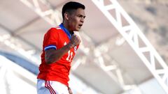 Joan Cruz se luce en Perú