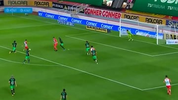 Toque de Passerini y zurdazo de primera: el golazo de Baeza