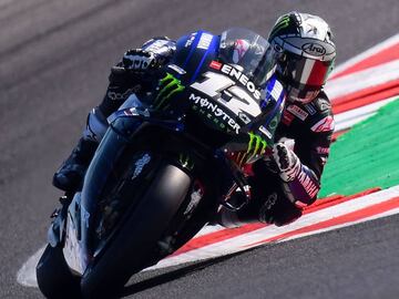 Monster Energy Yamaha Spanish rider, Maverick Vinales takes a curve during a free practice session ahead of the San Marino MotoGP Grand Prix race at the Misano World Circuit Marco Simoncelli on September 14, 2019. (Photo by Marco Bertorello / AFP)