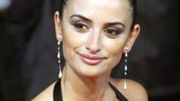 <strong>PENÉLOPE, CON EL BALONCESTO.</strong> Penélope Cruz apoya la candidatura al Mundial de Baloncesto de España.