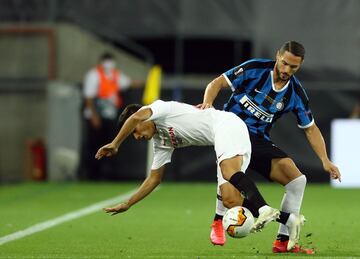 D'Ambrosio and Reguilón.