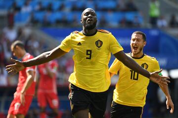 Romelu Lukaku recibió el pase de Hazard y con un tiro raso y cruzado con zurda batió al portero tunecino.