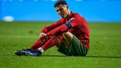 Cristiano Ronaldo desolado tras no clasificar como primero de grupo en la Fase de Grupos para el Mundial de Catar 2022