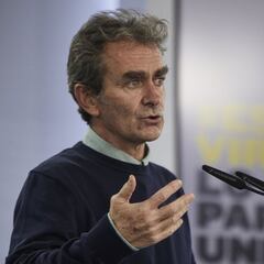 La Comisión Europea "ficha" a Fernando Simón