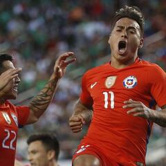 Edú Vargas encabeza la arrollada de Chile sobre México