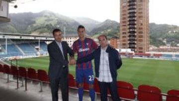 Manu del Moral, presentado con el Eibar.