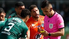 Futbol, Santiago Wanderers vs Deportes Puerto Montt.
Fecha 9, campeonato de Ascenso 2022.
El arquero de Deportes Puerto Montt Mauricio Viana es fotografiado durante el partido de primera division B contra Santiago Wanderers disputado en el estadio Elias Figueroa de Valparaiso, Chile.
16/04/2022
Andres Pina/Photosport

Football, Santiago Wanderers vs Deportes Puerto Montt.
9th turn, 2022 Promotion Championship.
Deportes Puerto Montt goalkeeper Mauricio Viana is pictured during the promotion league match against Santiago Wanderers held at the Elias Figueroa stadium in Valparaiso, Chile.
16/04/2022
Andres Pina/Photosport