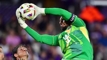 ORLANDO, FLORIDA - MAY 15: Drake Callender #1 of Inter Miami makes a save in the second half against Orlando City at Inter&Co Stadium on May 15, 2024 in Orlando, Florida. Julio Aguilar/Getty Images/AFP (Photo by Julio Aguilar / GETTY IMAGES NORTH AMERICA / Getty Images via AFP)