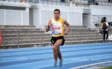 El atletismo español recibió consternado la noticia de la muerte de Hamza Bouazzaoui, un joven atleta navarro de 19 años que falleció atropellado cuando practicaba ciclismo en la riojana Calahorra. Bouazzaoui, originario de Marruecos, militó desde los 6 años en el Club Atletismo San Adrián, luego pasó al Pamplona Atlético y ahora corría para el Ribera Atlético de Tudela. Este mismo mes se proclamó subcampeón navarro sub-20 de cross. 