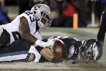 Las imágenes del último MNF entre los Eagles y Raiders