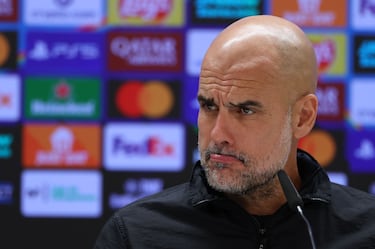 Guardiola: “Diría a Xabi que mee con la suya; y como no meará colonia, le irá bien”