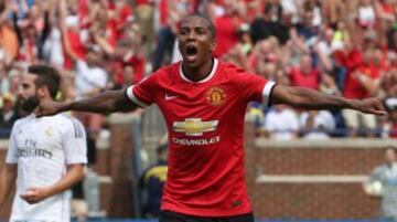 Celebración de Ashley Young.