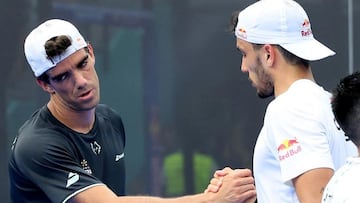 Lebrón saluda protocolariamente a Galán.