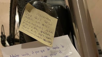 Deja una nota por la bicicleta en la comunidad de vecinos y se lleva una contundente respuesta: “La Policía tiene mejores cosas que hacer”